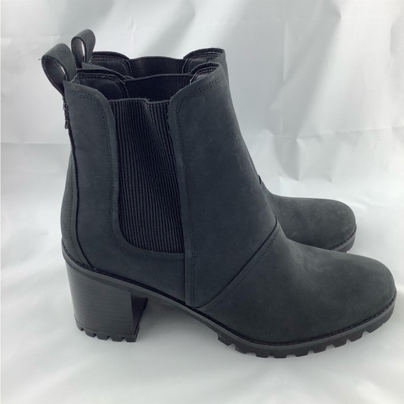 UGG Hazel Leather Waterproof Chelsea Boot - Picture 4 of 8